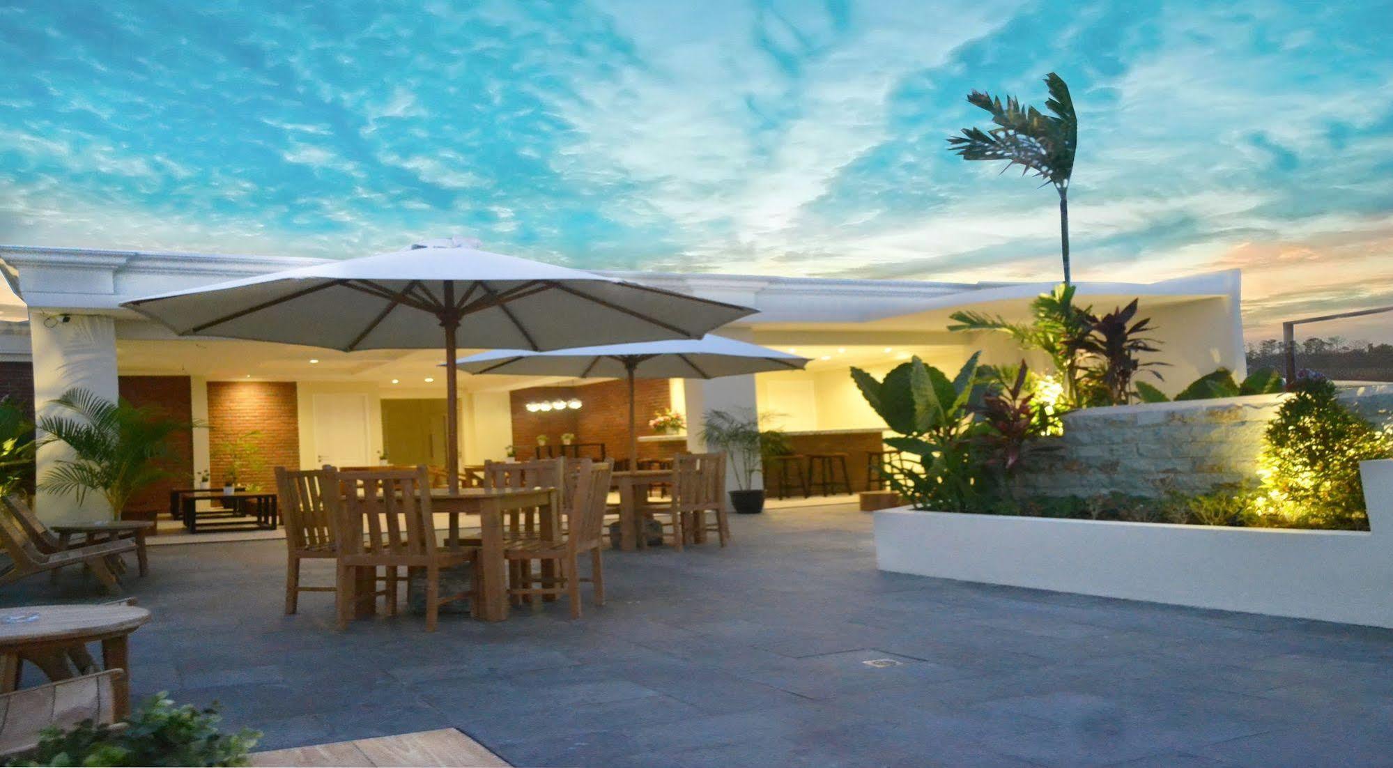 Amalfi Hotel Seminyak Ngoại thất bức ảnh